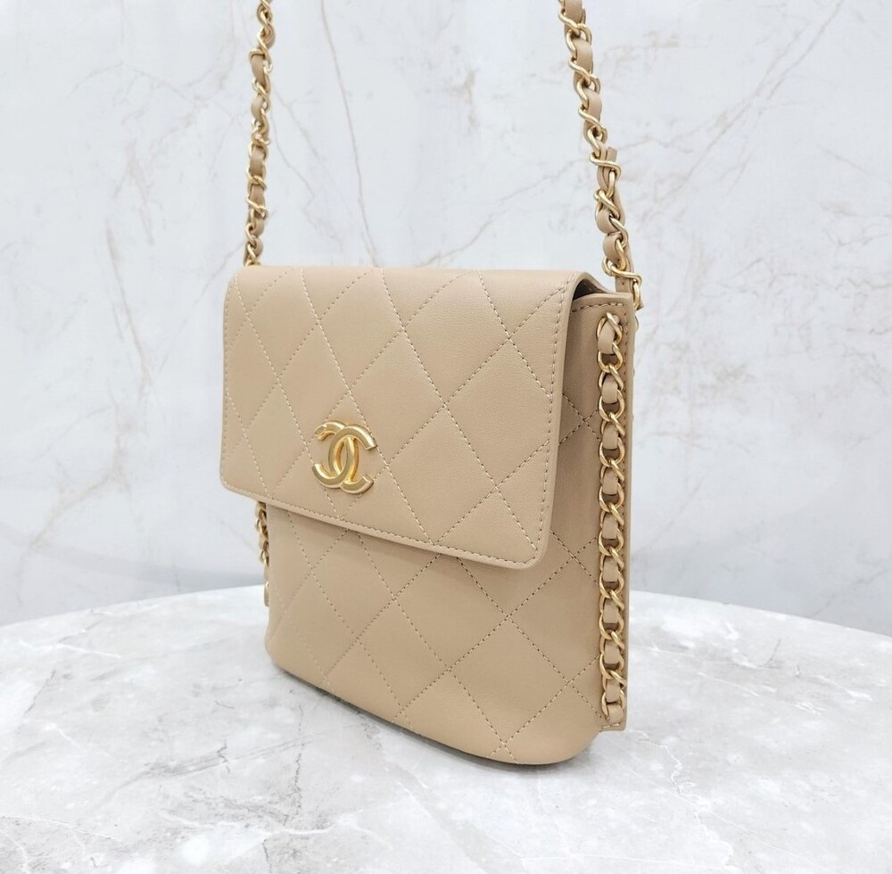 [럭스유] (새상품) 샤넬 시즌 호보백 스몰 31번대 AS2542