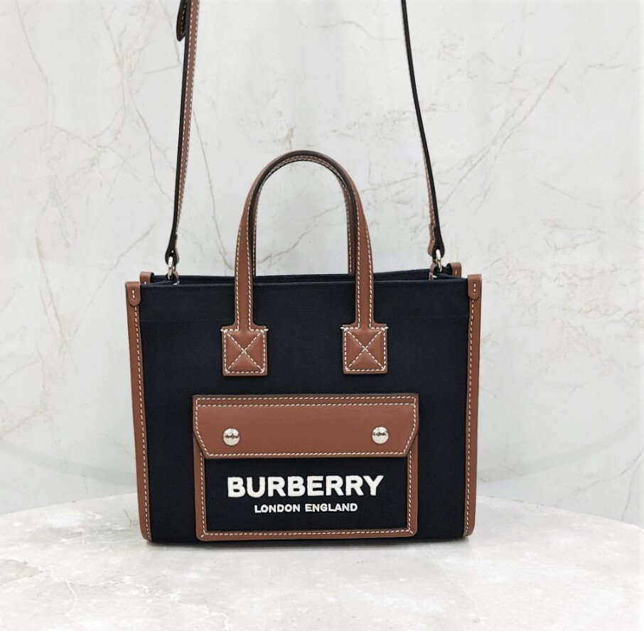 [럭스유] 버버리 미니 프레야 토트백 8055749