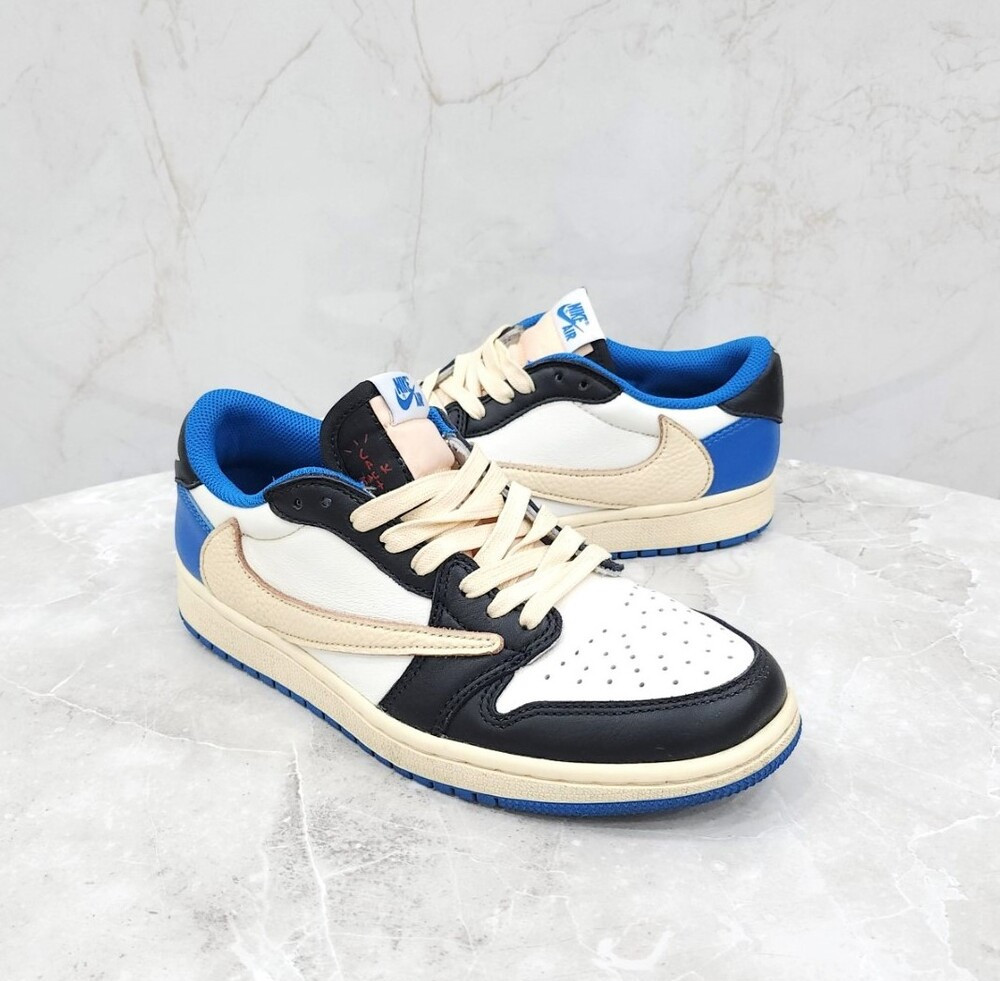 [럭스유] 245 / 나이키 X 프라그먼트 스캇 로우