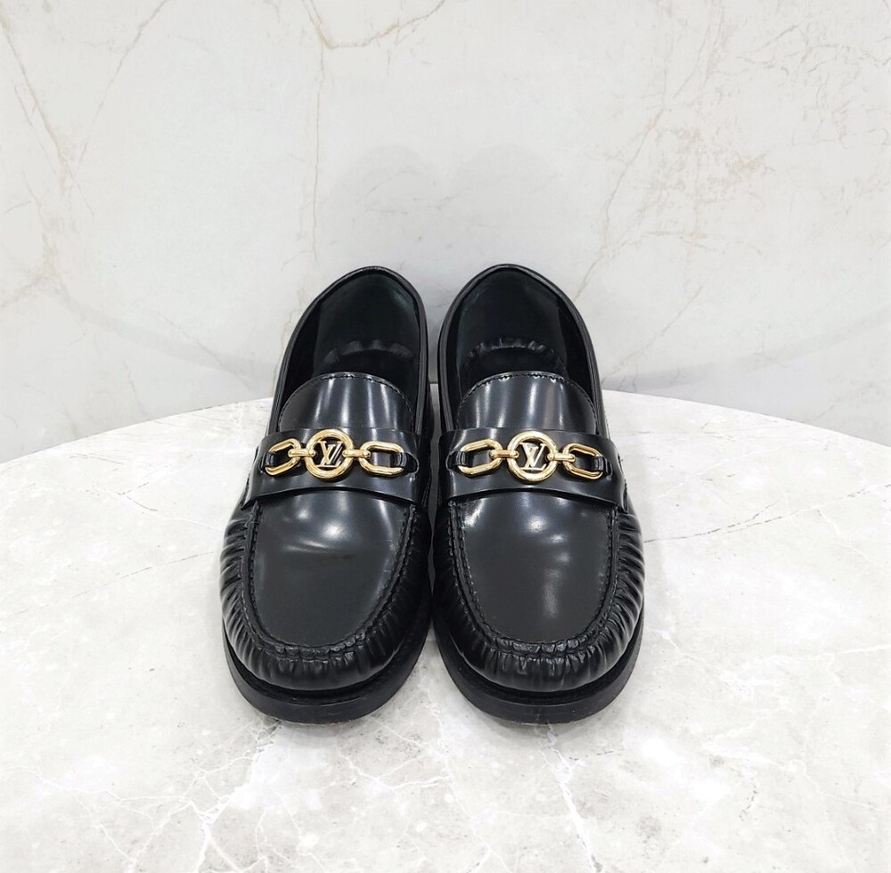 [럭스유] 36 / 루이비통 LV 오르세 플랫 레더 로퍼 1AAW4J