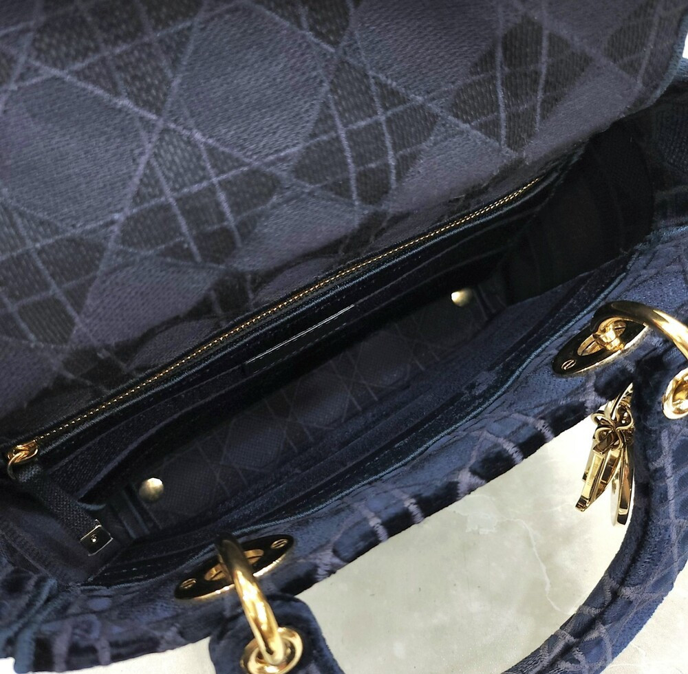 [럭스유] 디올 레이디 디라이트 백 미디움 블루 까나쥬 벨벳