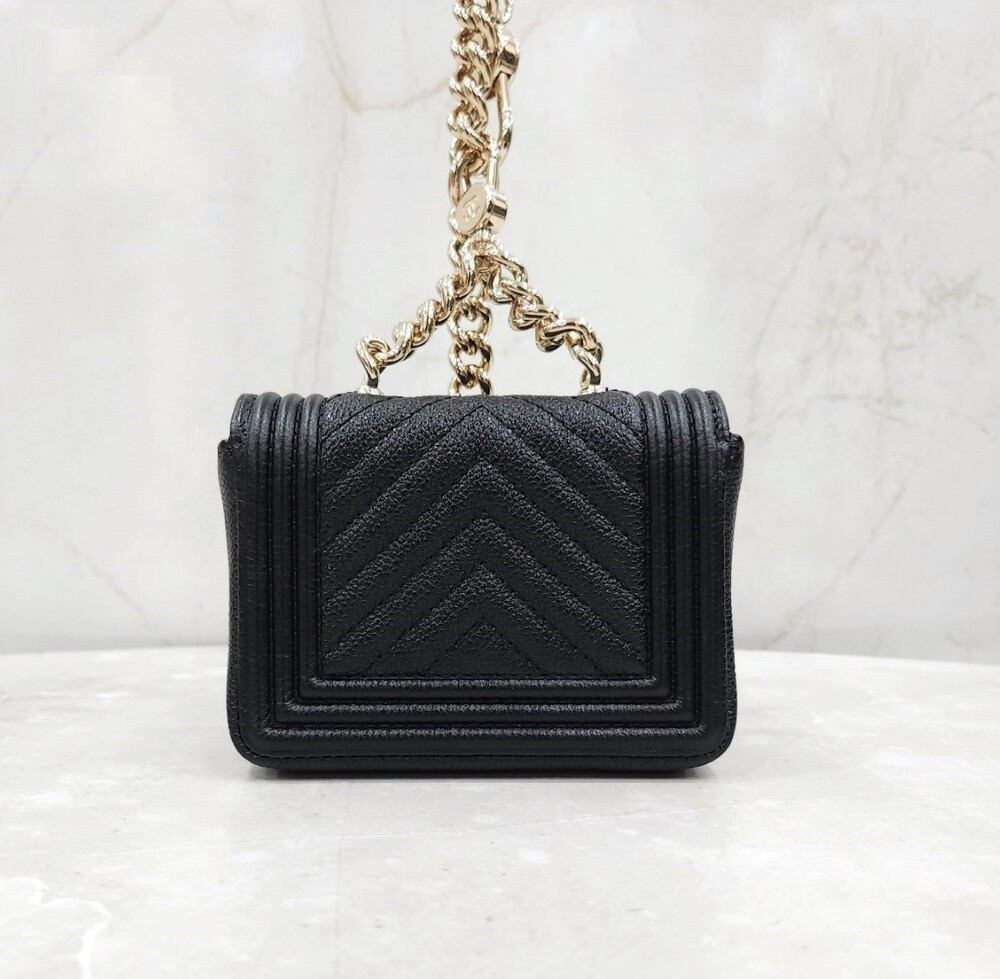 [럭스유] (새상품) 샤넬 보이 미니 벨트백 카프스킨 쉐브론 블랙 AP2709