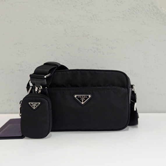 프라다 삼각로고 리나일론 숄더백 1BC167