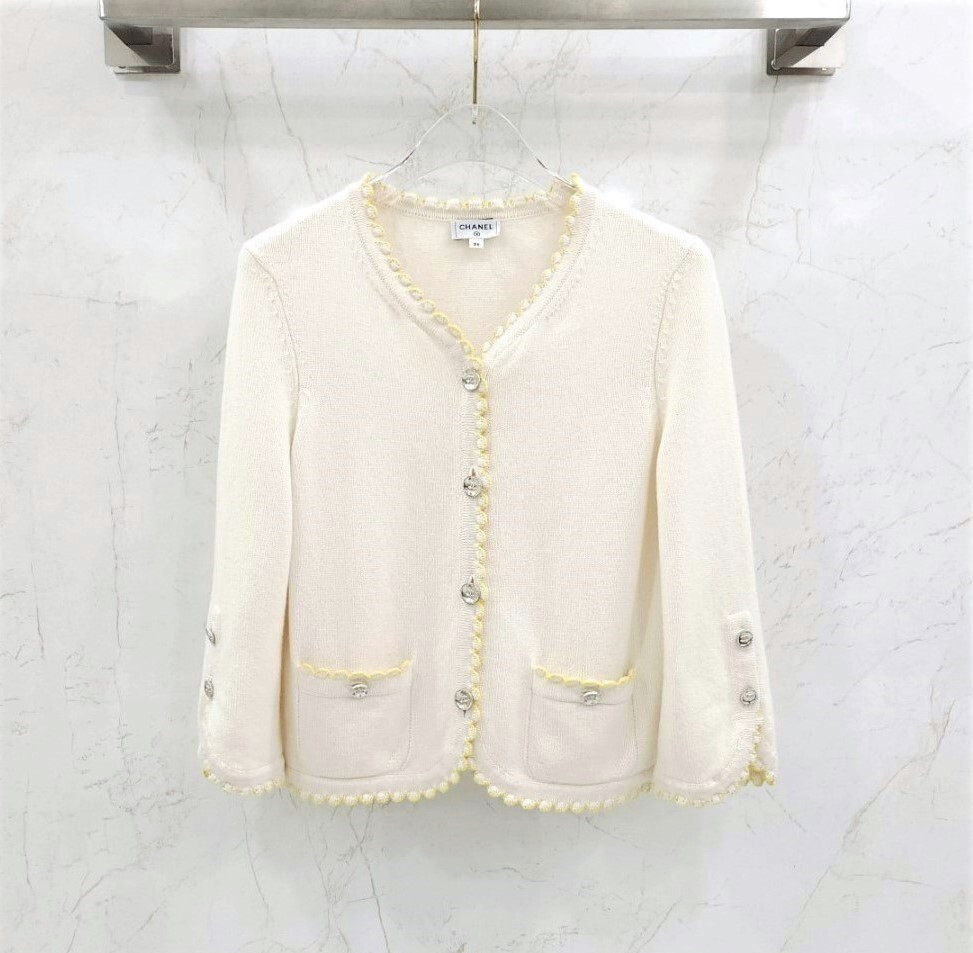 [럭스유] 34 / 샤넬 25S 크루즈 CC버튼 캐시미어 가디건 P78338