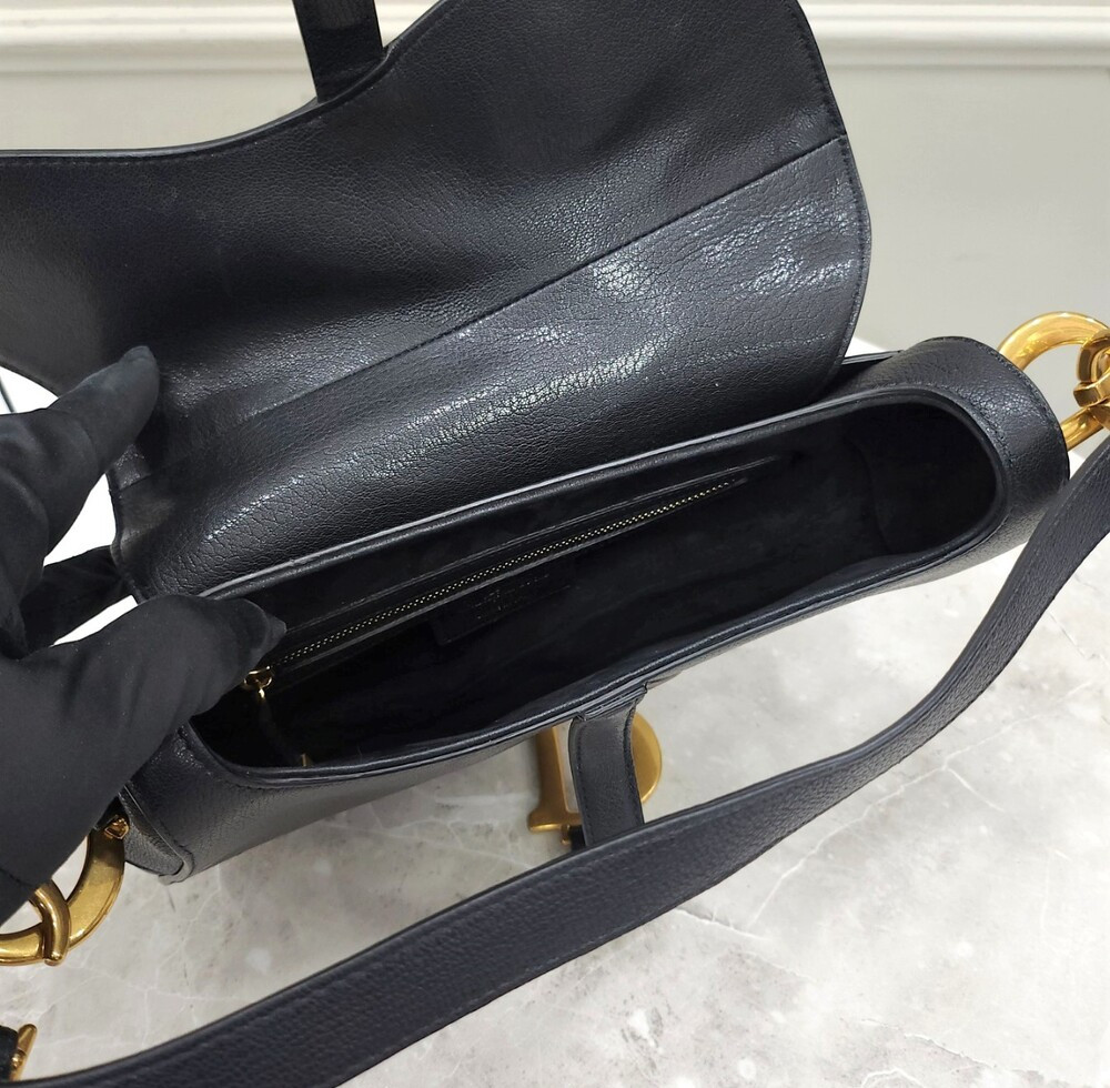 [럭스유] 디올 블랙 레더 새들 스트랩 백