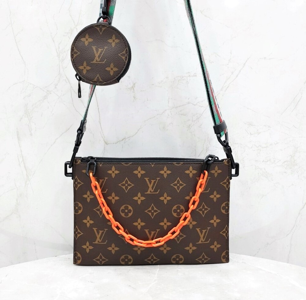 [럭스유] 루이비통 한정판 블랙 토뤼옹 버질아블로 인더루프 크로스백 M59681