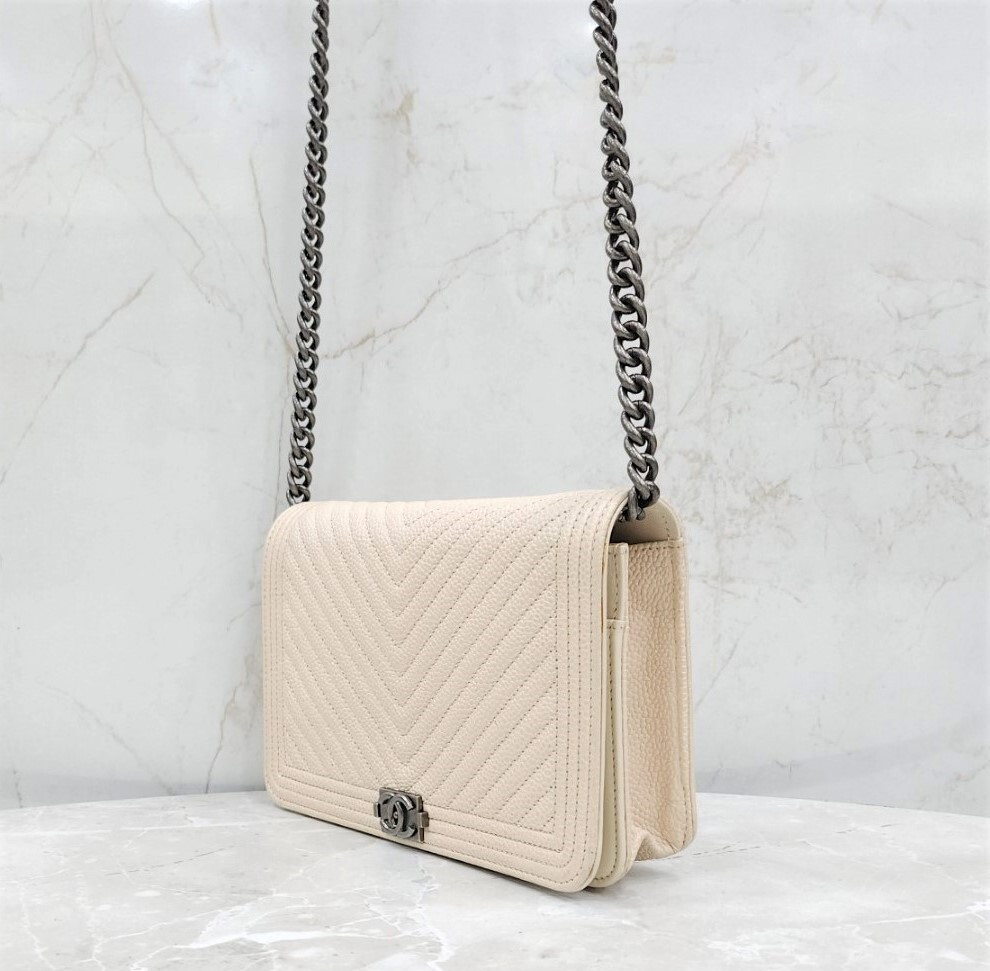 [럭스유] 샤넬 캐비어 보이 샤넬 쉐브론 WOC 체인 숄더백 29번대 AP1117