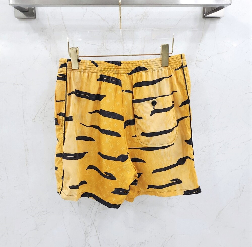 [럭스유] 38 / 루이비통 모노그램 프린트 파자마 쇼츠 1ABE8X