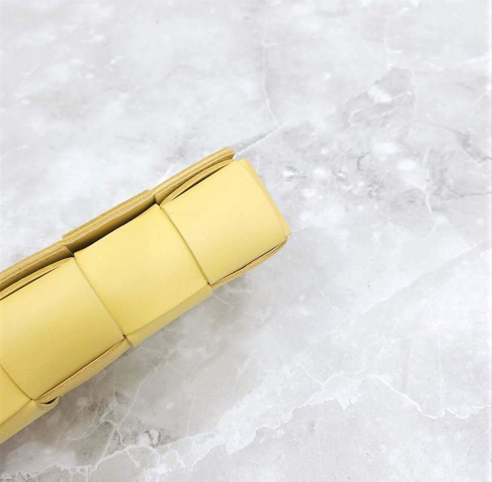 [럭스유] 보테가베네타 인트레치아토 카세트 벨트백 668572