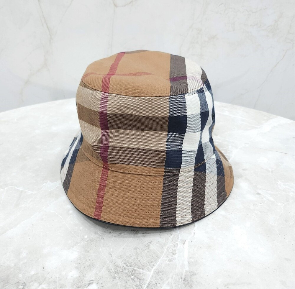 [럭스유] 버버리 체크 버킷햇 XL 8041616