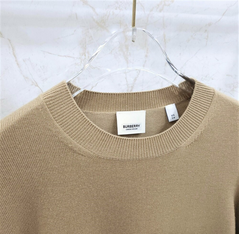 [럭스유] XS / 버버리 배색 스트라이프 포켓 로고 라운드 니트