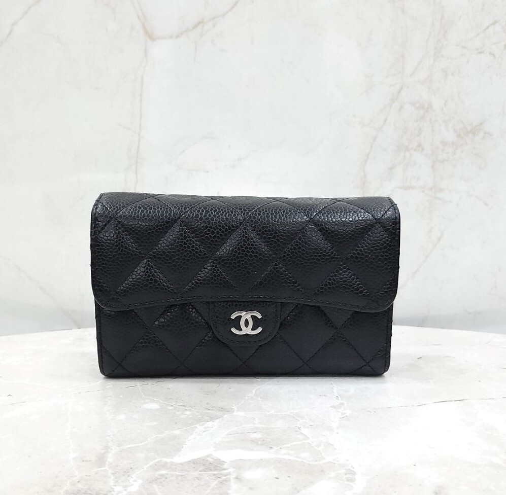 [럭스유] 샤넬 클래식 캐비어 플랩 중지갑 31번대 AP0232