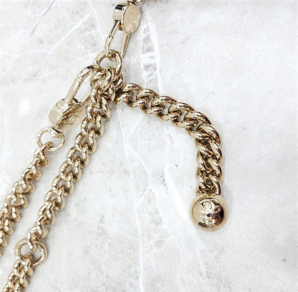 [럭스유] (새상품) 샤넬 보이 미니 벨트백 카프스킨 쉐브론 블랙 AP2709