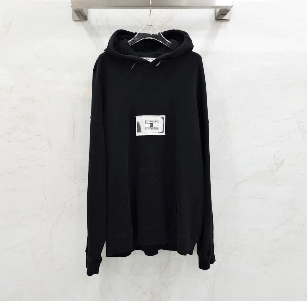 [럭스유] XXL / 지방시 사각패치 로고 오버 후드티