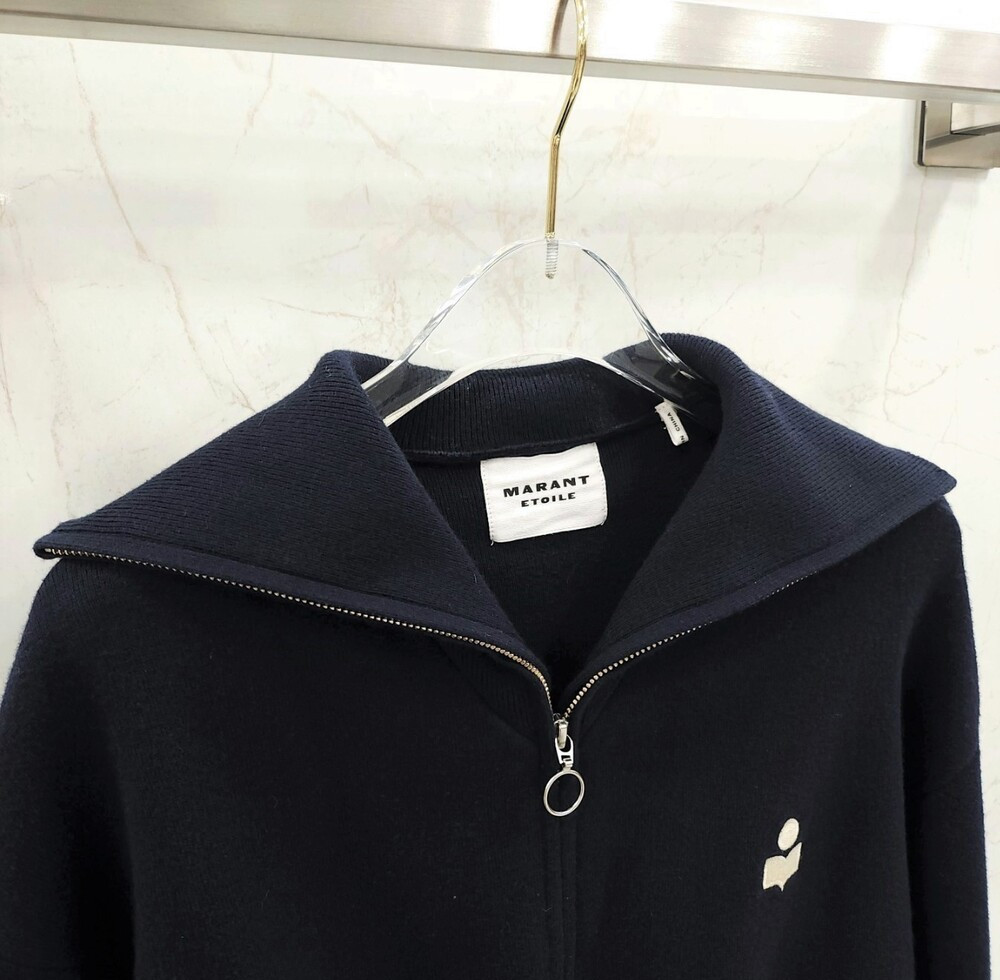 [럭스유] 36 / 이자벨마랑 로고자수 니트 원피스