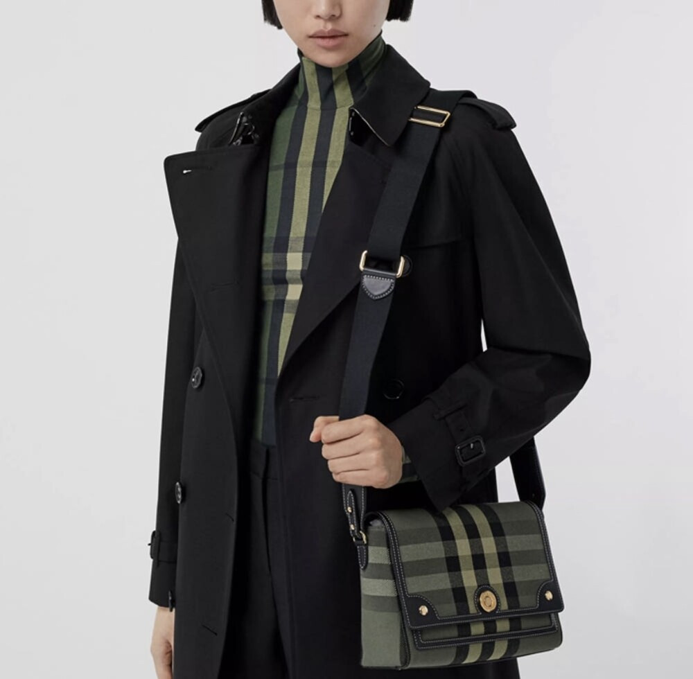 [럭스유] 버버리 그린 체크 노트 크로스백 8043107