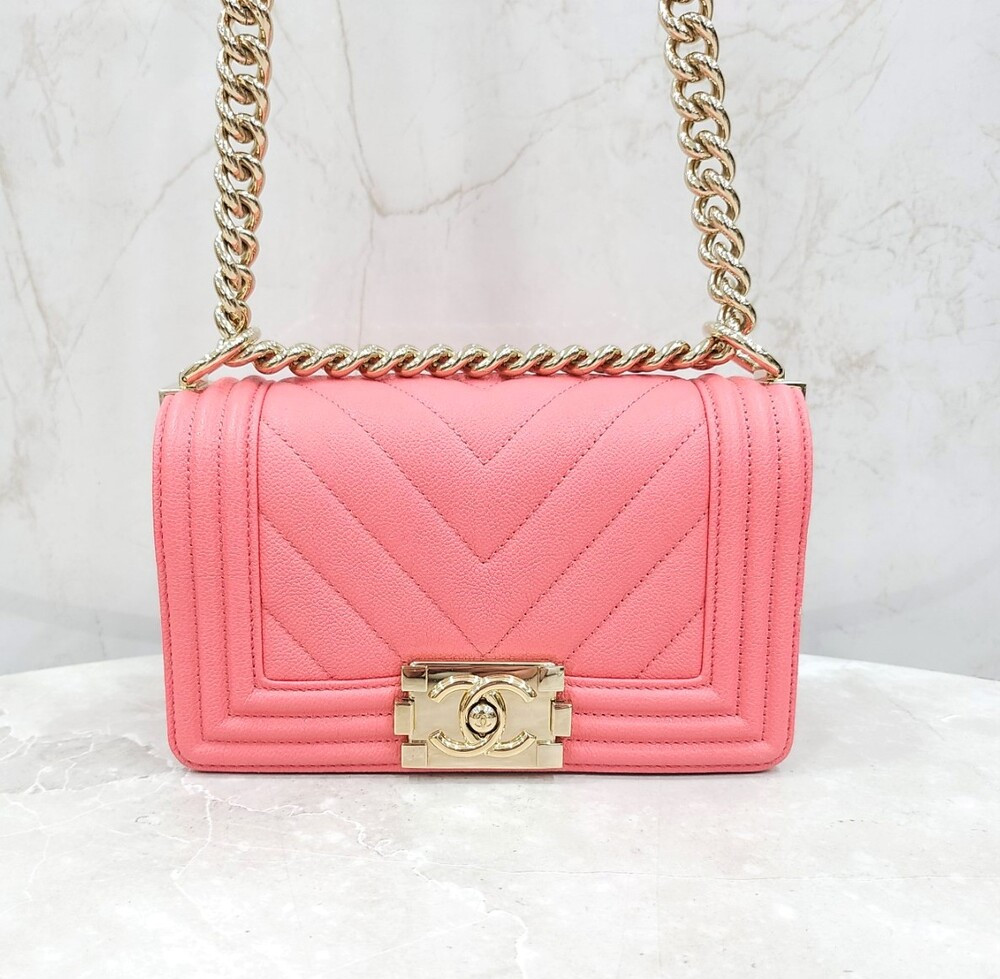 [럭스유] 샤넬 쉐브론 보이백 스몰 캐비어 핑크 금장 신형내장칩