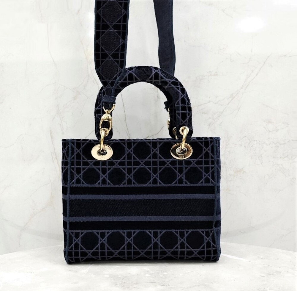 [럭스유] 디올 레이디 디라이트 백 미디움 블루 까나쥬 벨벳