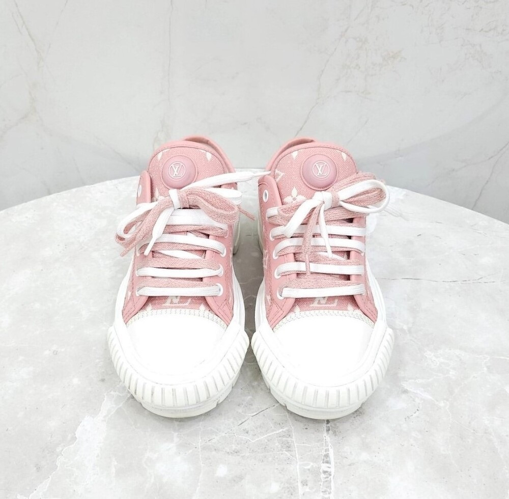 [럭스유] 35 / 루이비통 LV 핑크 스쿼드 스니커즈 1A9S0M