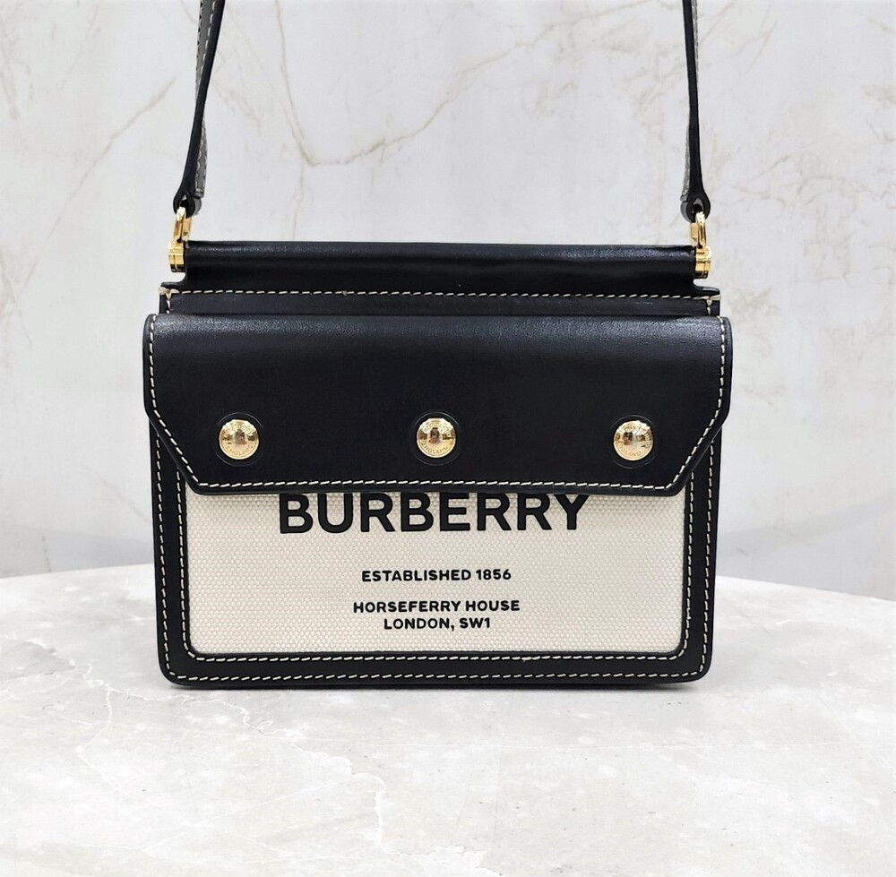 [럭스유] 버버리 미니 포켓 호스페리 타이틀백 8031901