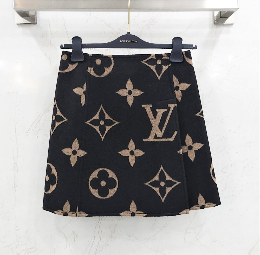 [럭스유] 34 / 루이비통 한정판 모노그램 스커트