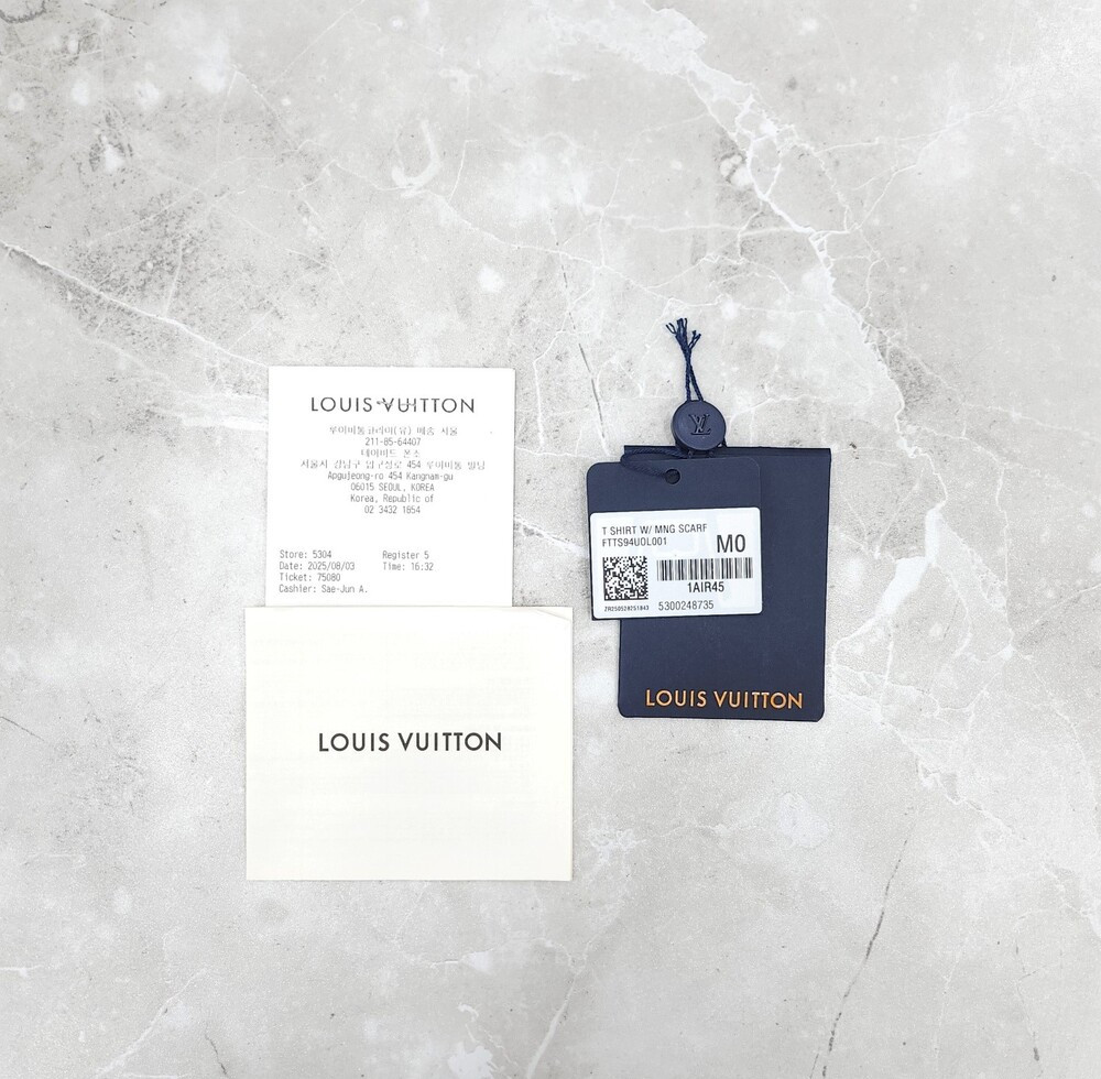 [럭스유] (새상품) M / 루이비통 화이트 모노그램 스카프 티셔츠 1AIR45