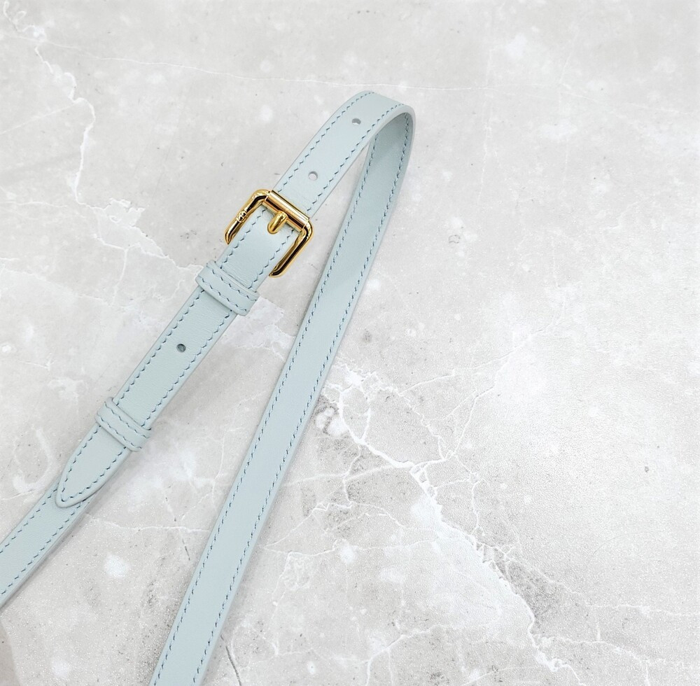 [럭스유] 디올 미스 카로 미니 체인백 플라시드 블루 S5169UDAX