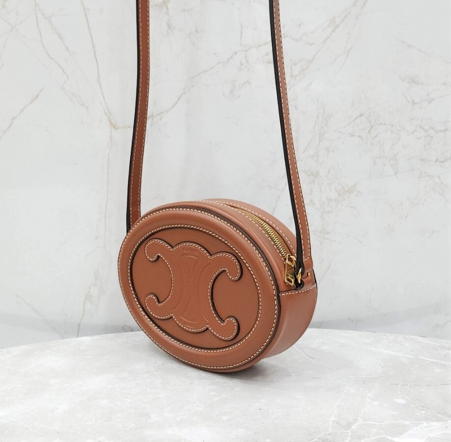 [럭스유] (새상품) 셀린느 퀴르 트리오페 오벌 펄스 숄더백 198603DXC