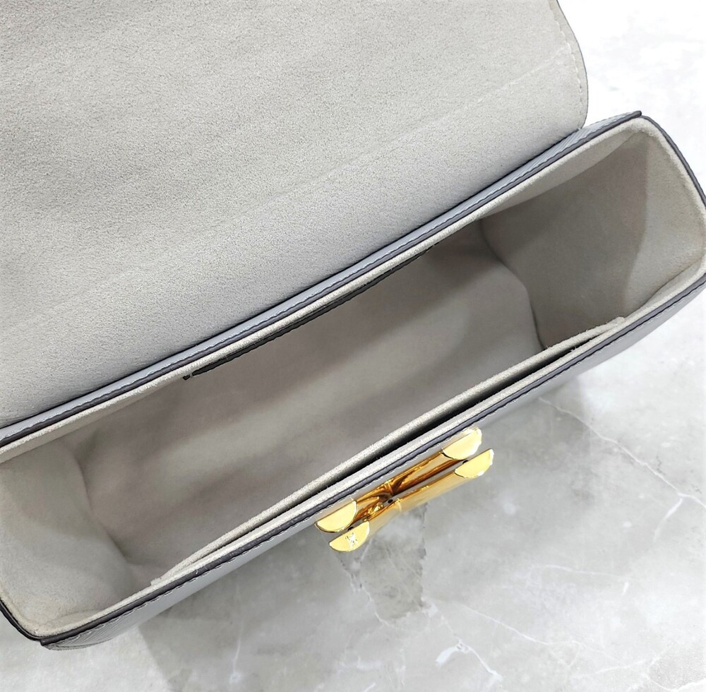 [럭스유] 루이비통 에피 트위스트 캡슐 컬렉션 스티치 크로스백 M58606