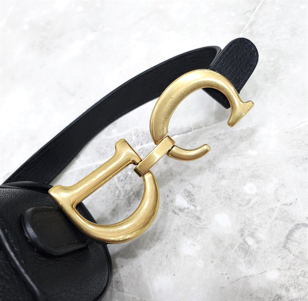 [럭스유] 디올 블랙 레더 새들 스트랩 백