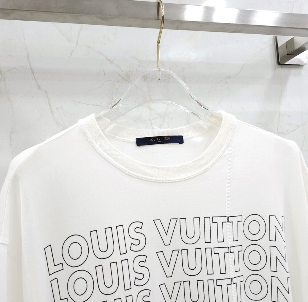 [럭스유] XS / 루이비통 화이트 멀티로고 반팔 티셔츠