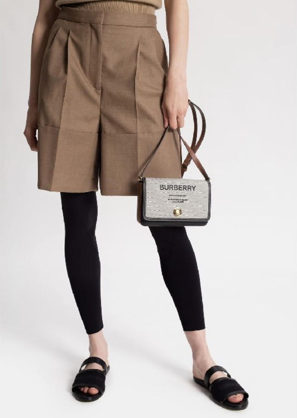 [럭스유] 버버리 호스페리 크로스백 8041833