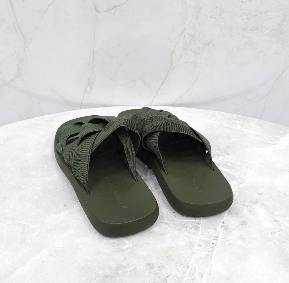 [럭스유] 42 / 보테가베네타 카키 인트레치아토 슬리퍼