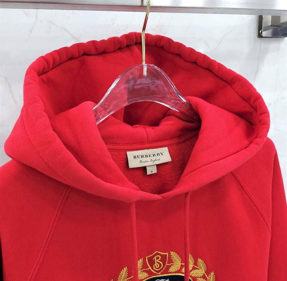 [럭스유] M / 버버리 레드 아카이브 자수 로고 후드티