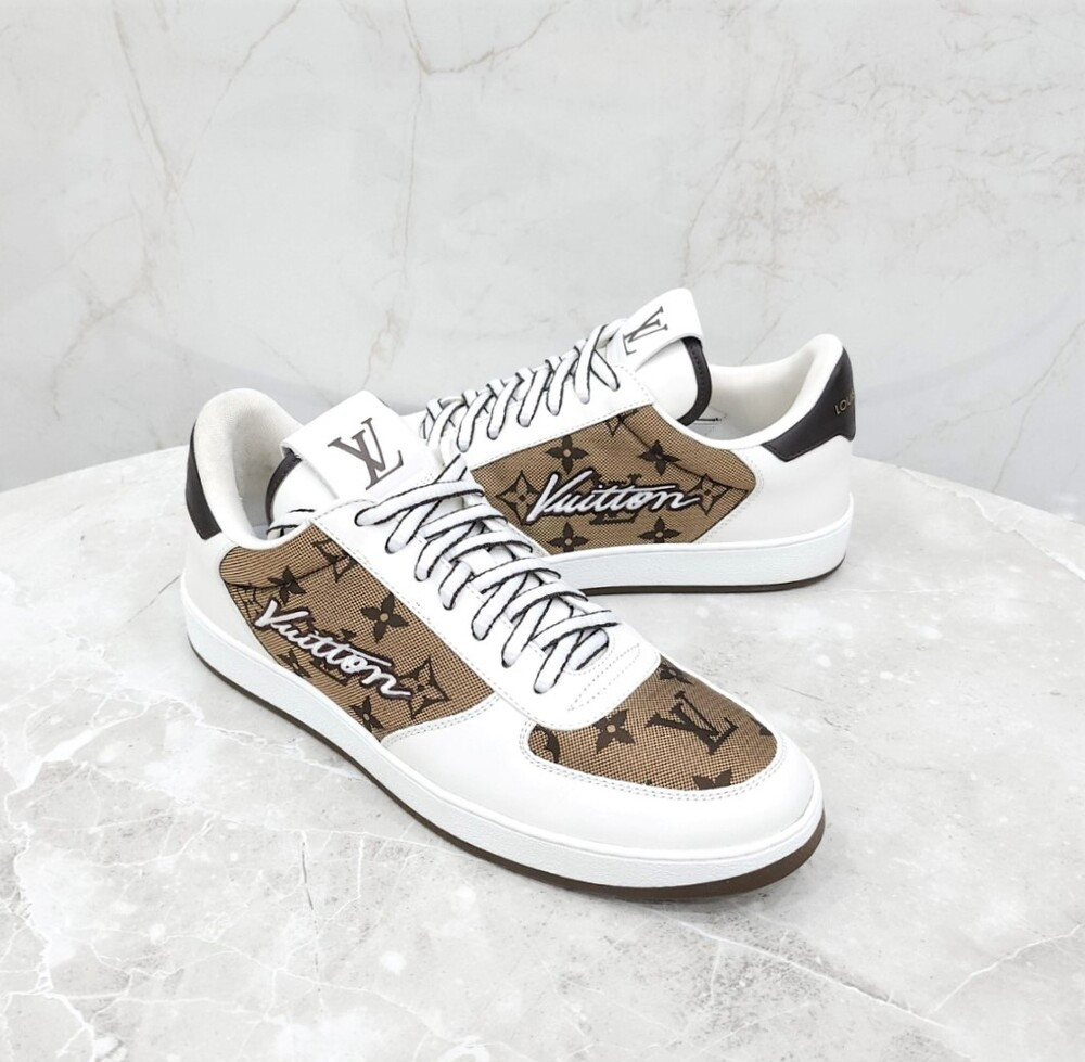 [럭스유] 7 / 루이비통 모노그램 리볼리 스니커즈