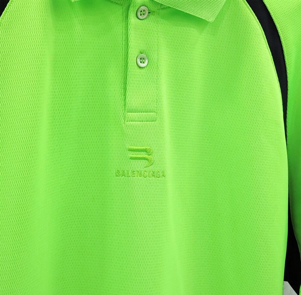 [럭스유] S / 발렌시아가 그린 로고 레이어드 오버 카라티