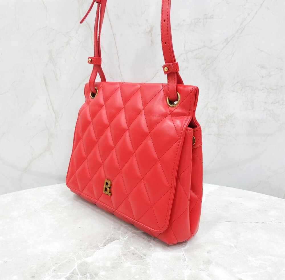 [럭스유] 발렌시아가 B 퀄팅 미디움 레더 숄더백