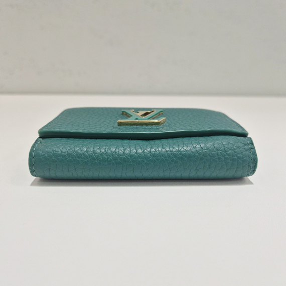 루이비통 카퓌신 타이니 지갑 25년 내장칩 M12407