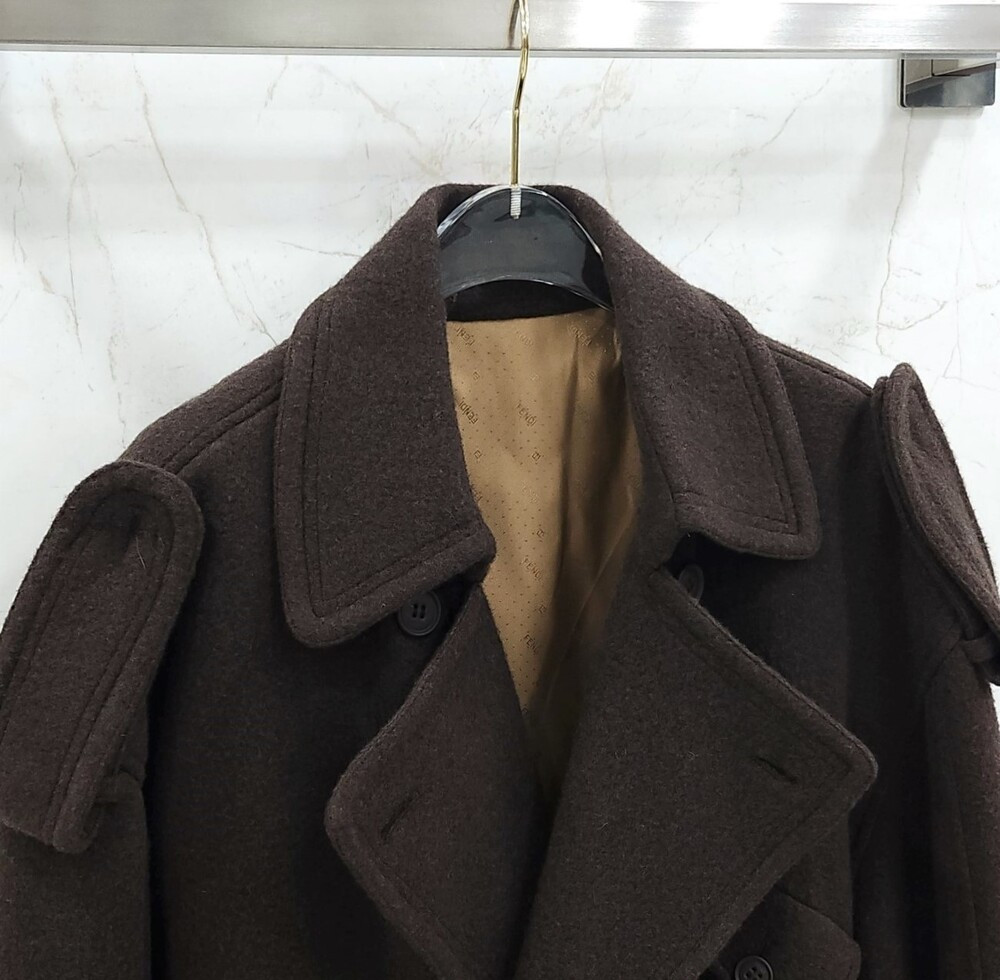 [럭스유] 48 / 펜디 견장 벨티드 캐시미어 코트