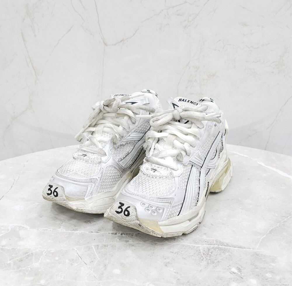 [럭스유] 36 / 발렌시아가 화이트 러너 스니커즈 772767