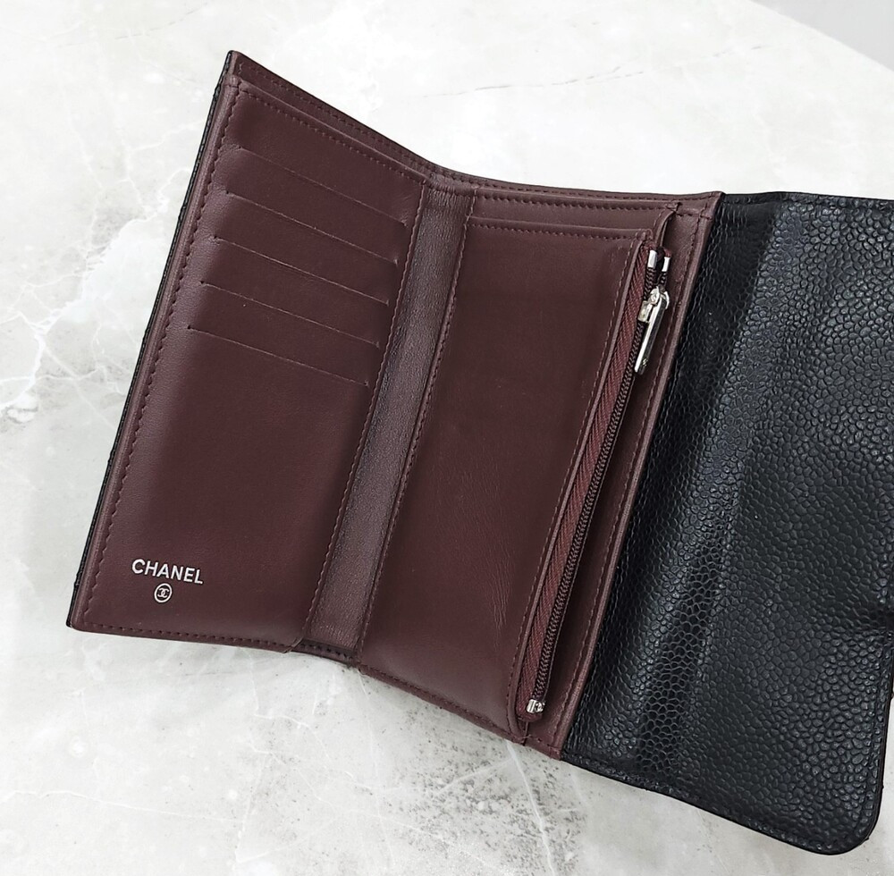 [럭스유] 샤넬 클래식 캐비어 플랩 중지갑 31번대 AP0232