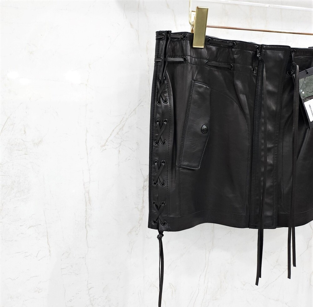 [럭스유] (새상품) 38 / 생로랑 블랙 레더 포켓 스커트 496825