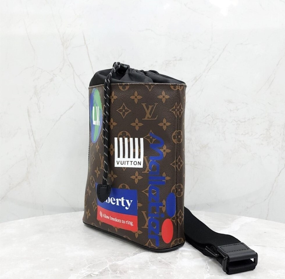 [럭스유] 루이비통 모노그램 월드투어 초코 슬링백 M44625