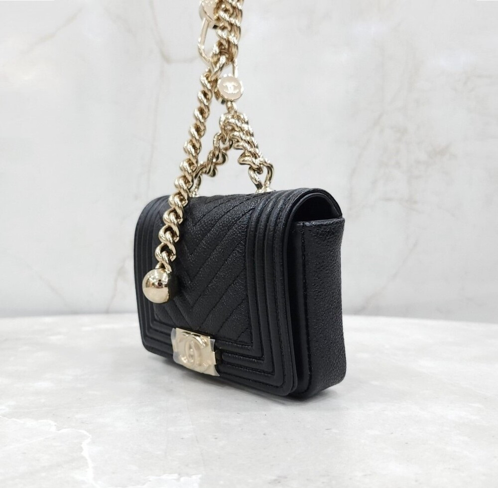 [럭스유] (새상품) 샤넬 보이 미니 벨트백 카프스킨 쉐브론 블랙 AP2709