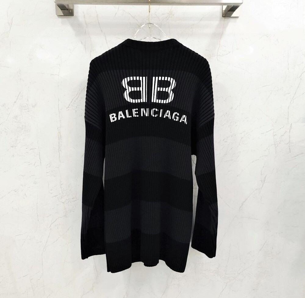 [럭스유] (새상품) S / 발렌시아가 백로고 크루넥 스웨터 657525