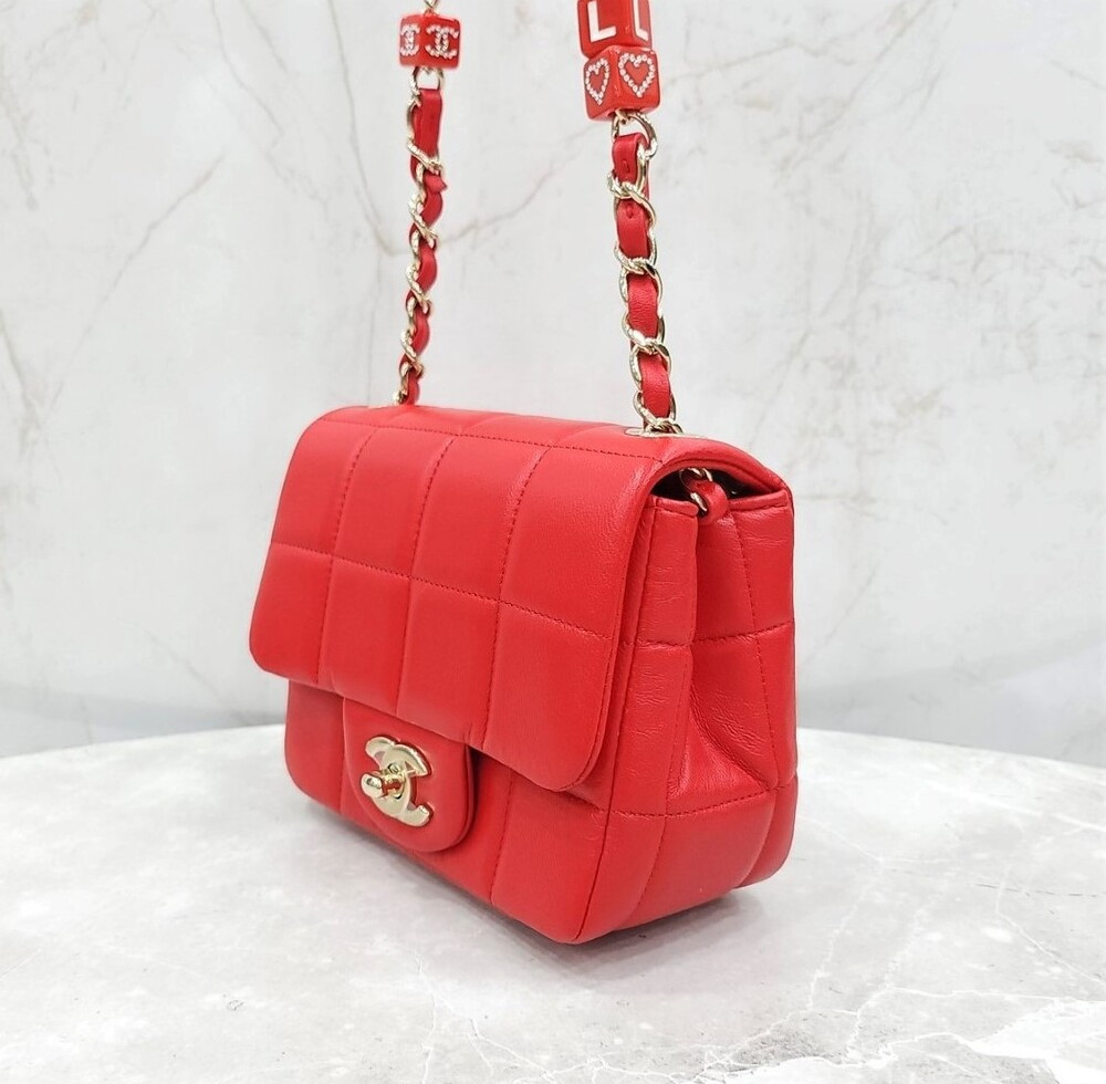 [럭스유] (새상품) 샤넬 램스킨 큐브 체인 미니 플랩백 AS3744