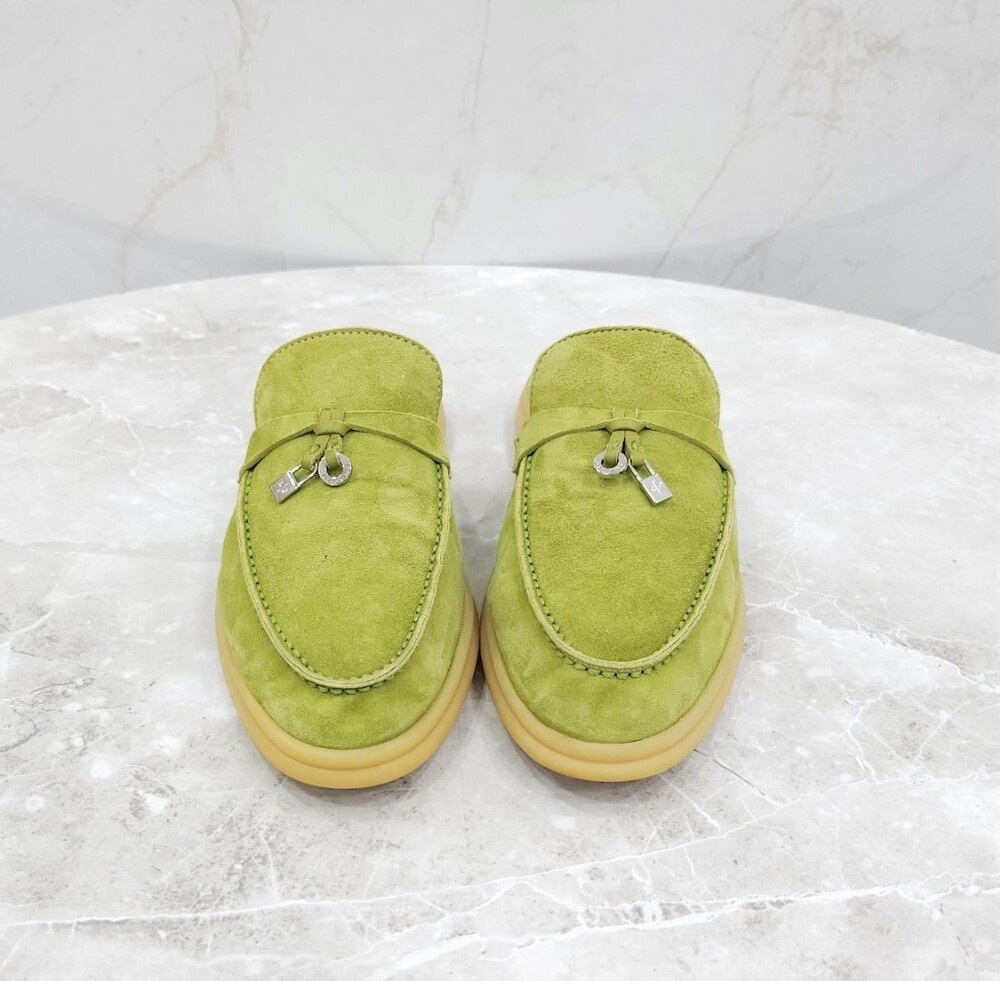 [럭스유] 36.5 / 로로피아나 바부슈 참스 스웨이드 뮬 슬리퍼