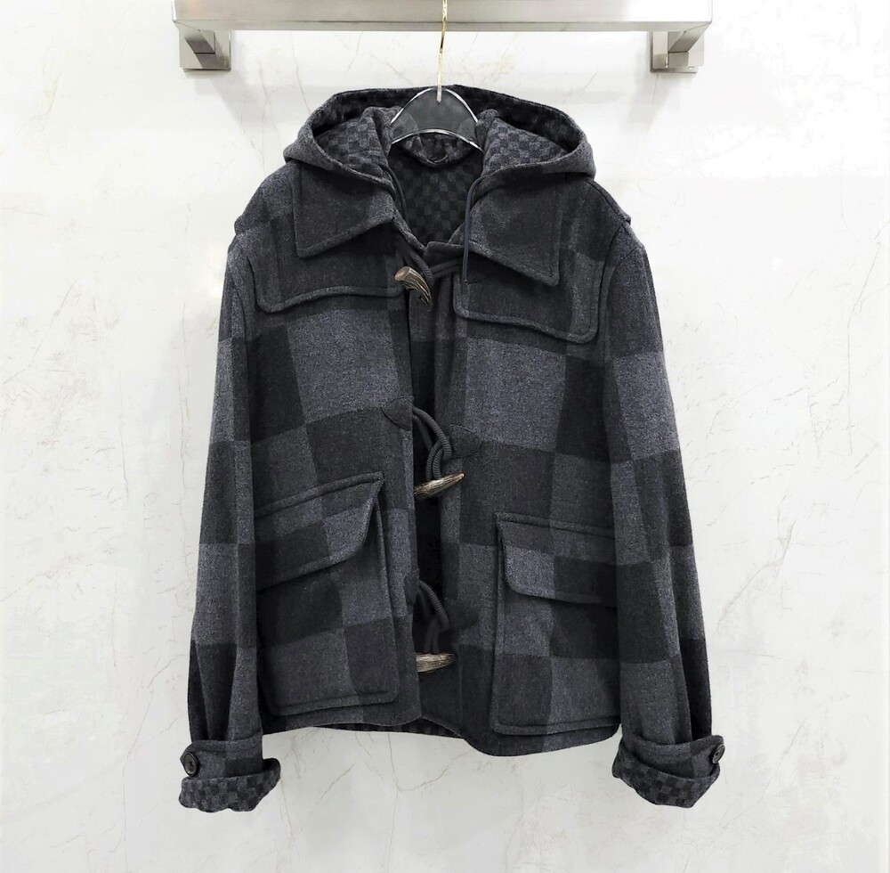 [럭스유] 54 / 루이비통 X 니고 한정판 자이언트 다미에 더플 코트