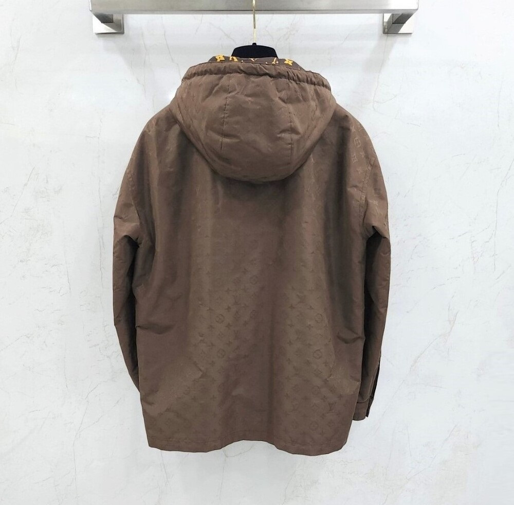 [럭스유] 40 / 루이비통 X LV 모노그램 윈드 브레이커 자켓 1A83RM