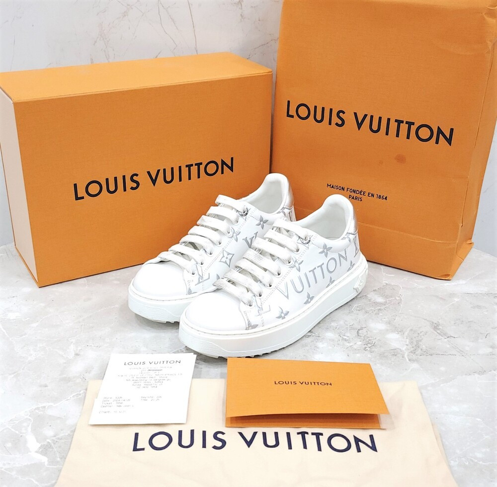 [럭스유] 35.5 / 루이비통 LV 실버 모노그램 타임아웃 스니커즈 1A8TAM